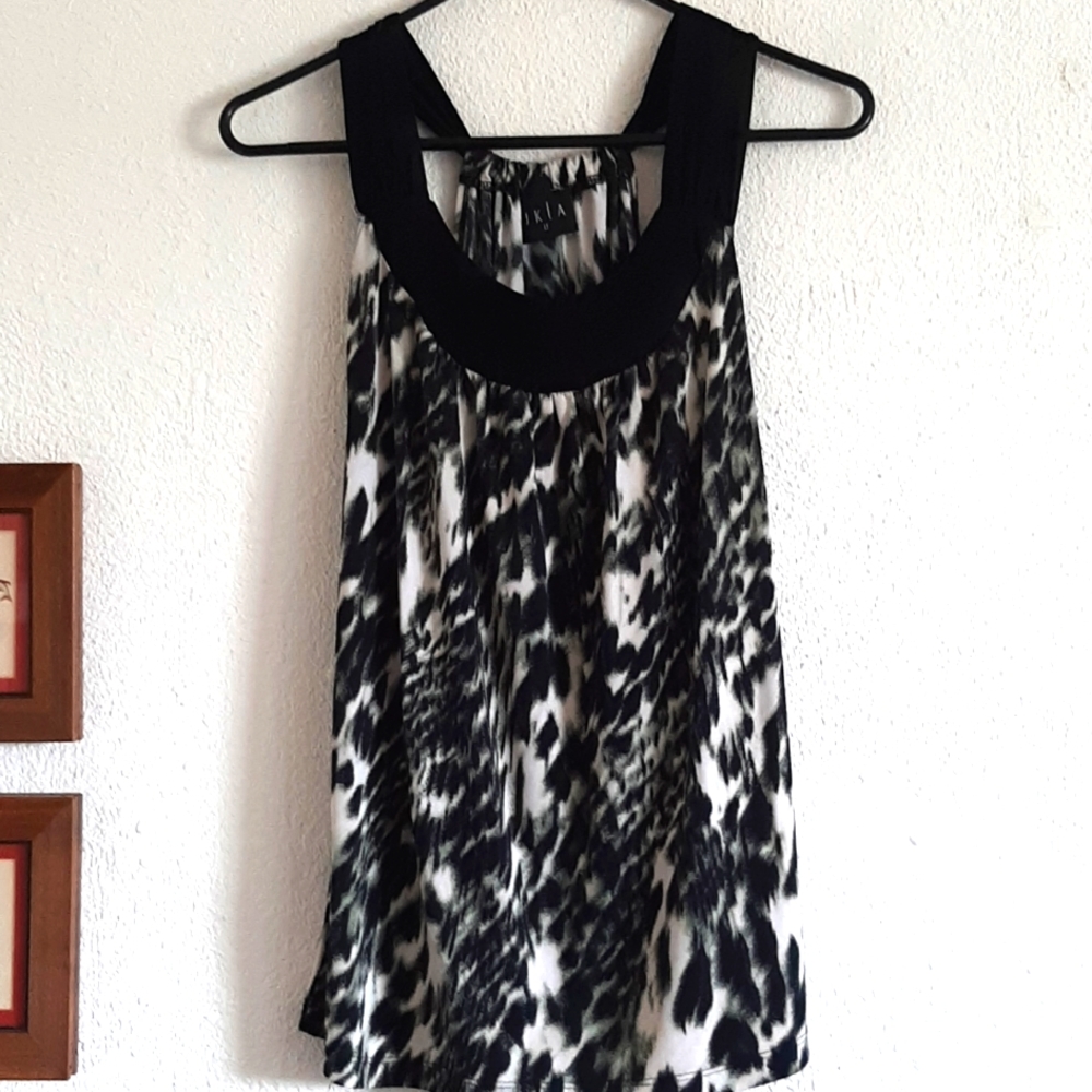 JKLA Black & White Sleeveless Blouse